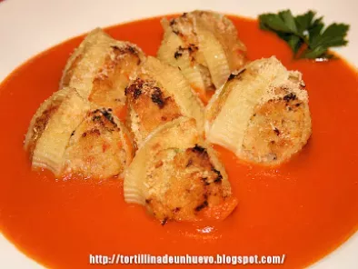 Receta Galets rellenos de pescado y marisco sobre coulis de tomate