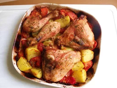 Receta Contramuslos de pollo con patata y tomates