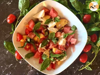 Ensalada de verano con sandía, tomate y nectarina