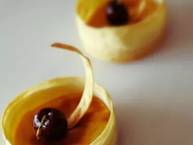 Receta Mini tartas de mascarpone, ricotta y cerezas en anillos de strudel
