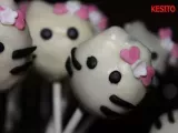Paso 3 - Cakes pops de Hello Kitty