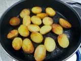 Paso 5 - Patatas salteadas con aliño de pasta tahini, eneldo y limón