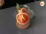Paso 3 - Agua aromatizada casera con pomelo y romero