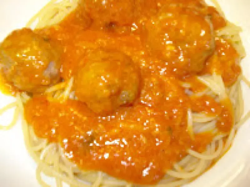 Albóndigas en tomate con espaguetis - foto 2