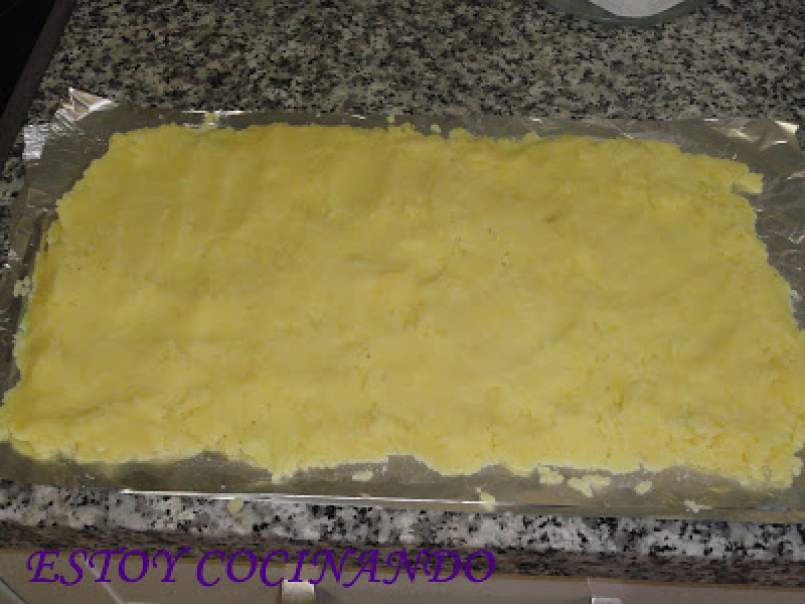 Brazo de puré de patata con espinacas, queso y atún - foto 4