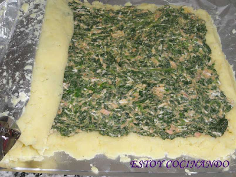 Brazo de puré de patata con espinacas, queso y atún - foto 6