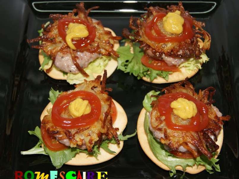 Canapés de boquerones con guacamole y mini hamburguesas con patatas - foto 6
