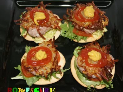 Canapés de boquerones con guacamole y mini hamburguesas con patatas - foto 6