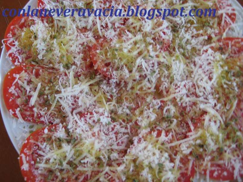 Carpaccio de tomate, parmesano y orégano - foto 3