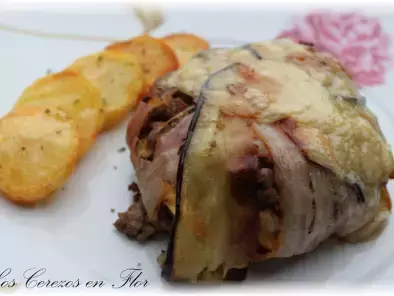 Charlota de berenjenas y bacon con carne picada y queso