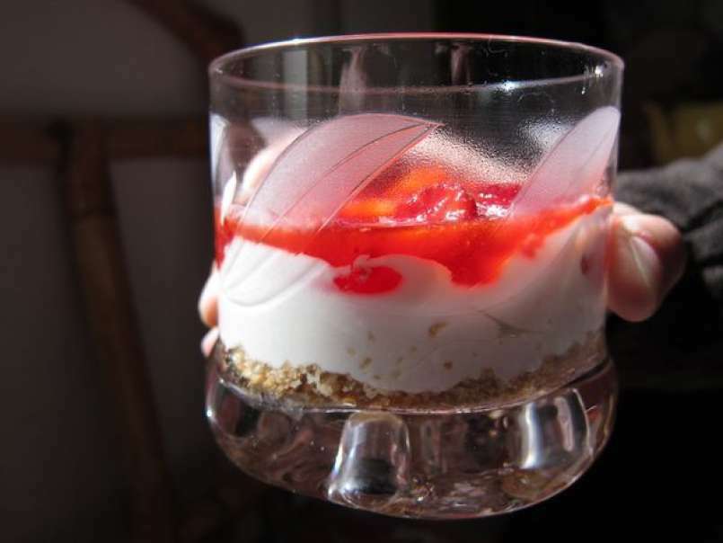 Cheesecake de fresas en vasitos - foto 10