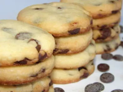 Chocolate chip cookies o galletas con chispas de chocolate - foto 2