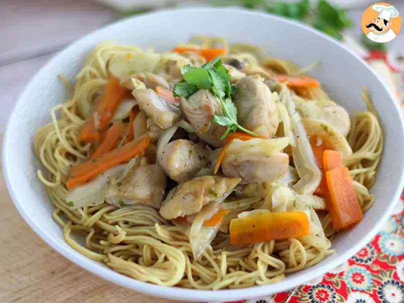 Chow mein, noodles chinos con pollo y verduras - foto 4