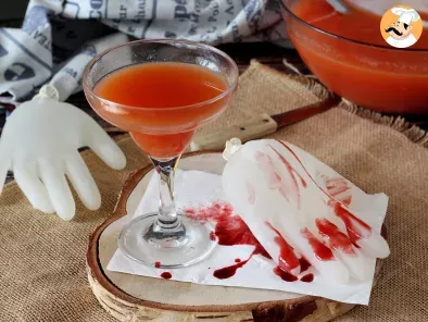 Cocktail de Halloween y cómo hacer una mano de hielo para decorarlo - foto 4