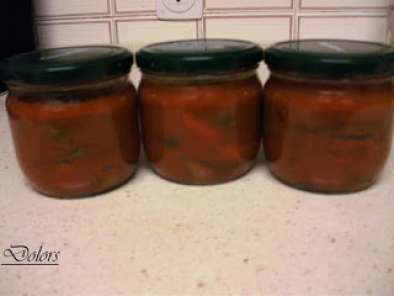 Conserva de tomate y pimientos fritos