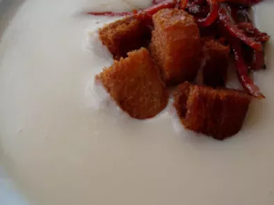 Crema de alubias con chorizo y picatostes - foto 2