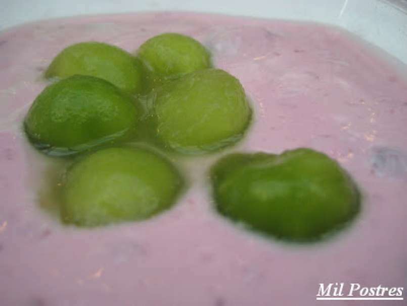 Crema de yogur y moras con bolitas de kiwi - foto 3