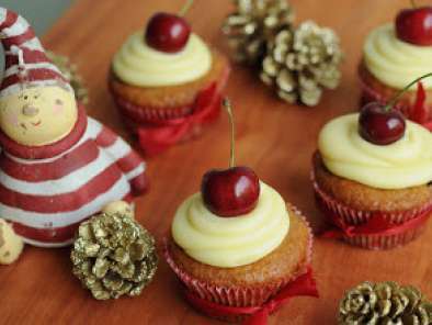 Cupcakes de cerezas con sabor a navidad