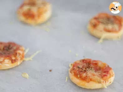 Discos de mini pizzas de hojaldre
