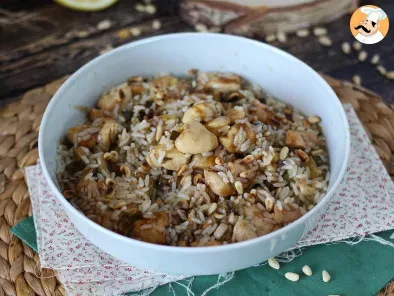 Ensalada de arroz con pollo, calabacín, piñones y vinagre balsámico - foto 2