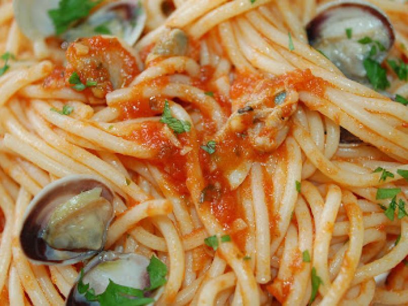 Espaguetis con almejas ( Spaguettis a le vongole)