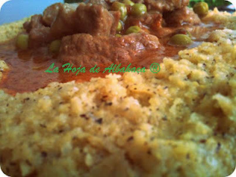 Estofado de ternera con guisantes y polenta taragna – Spezzatino con piselli e polenta taragna - foto 2