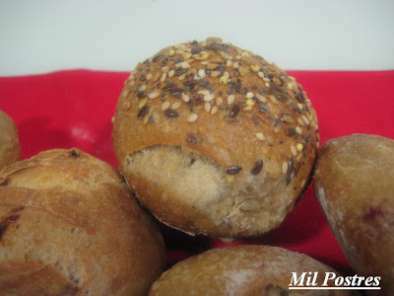 Evento de blog. El pan de cada mes. Pan integral con sésamo, amapola y linaza