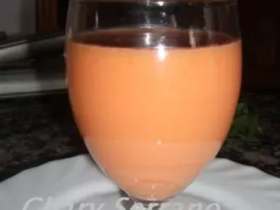 Gazpacho de tomate y calabacín