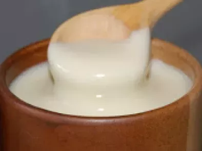 Leche condensada y dulce de leche o arequipe