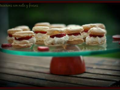 Macarons con nata y fresas - foto 4