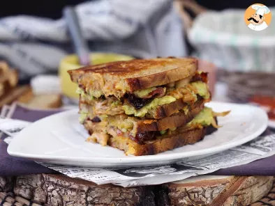 Maxi sándwich de queso estilo americano: pollo, guacamole y bacon - foto 4