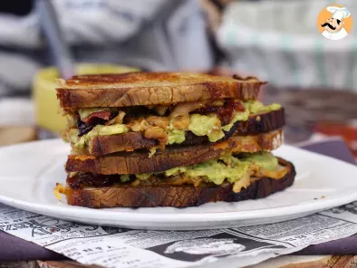 Maxi sándwich de queso estilo americano: pollo, guacamole y bacon - foto 6