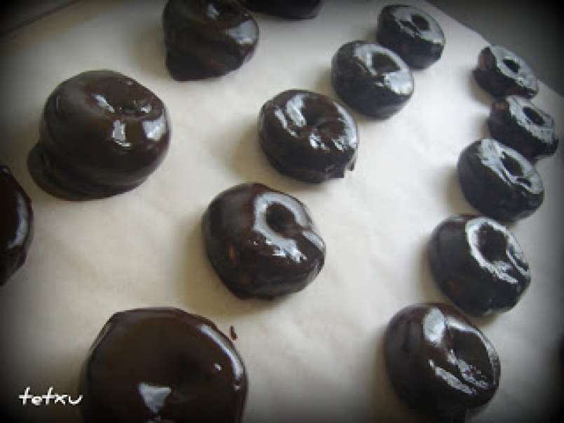 Mini-Donuts de Chocolate Rellenos de Crema - foto 5