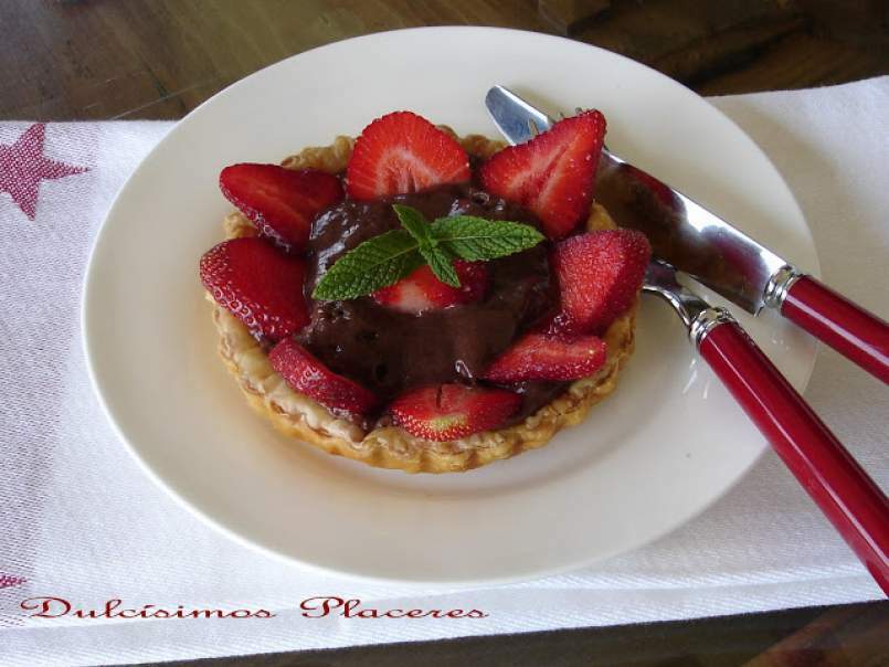 Mini-tarta con mousse de chocolate y fresas - foto 2