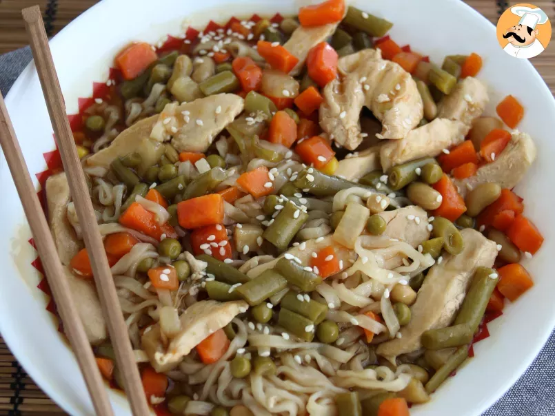 Noodles con pollo y salsa de soja expres - foto 2