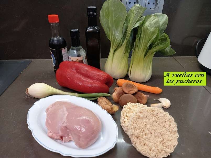Noodles nian gao con pollo y verduras - foto 2