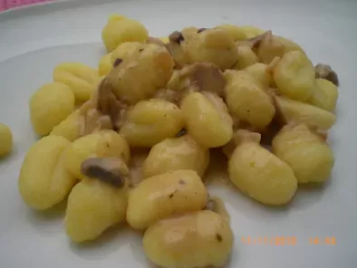 Ñoquis de patata con salsa de Setas