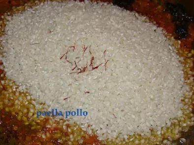 Paella de Pollo y VeRduRas / PAELLA with CHICKEN AND VEGETABLE - foto 5
