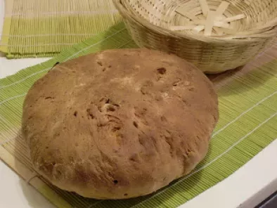 Pan con harina de garbanzos y semillas de hinojo