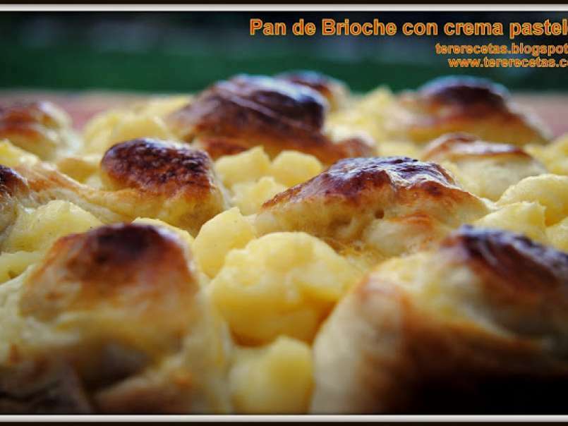Pan de Brioche con crema pastelera.