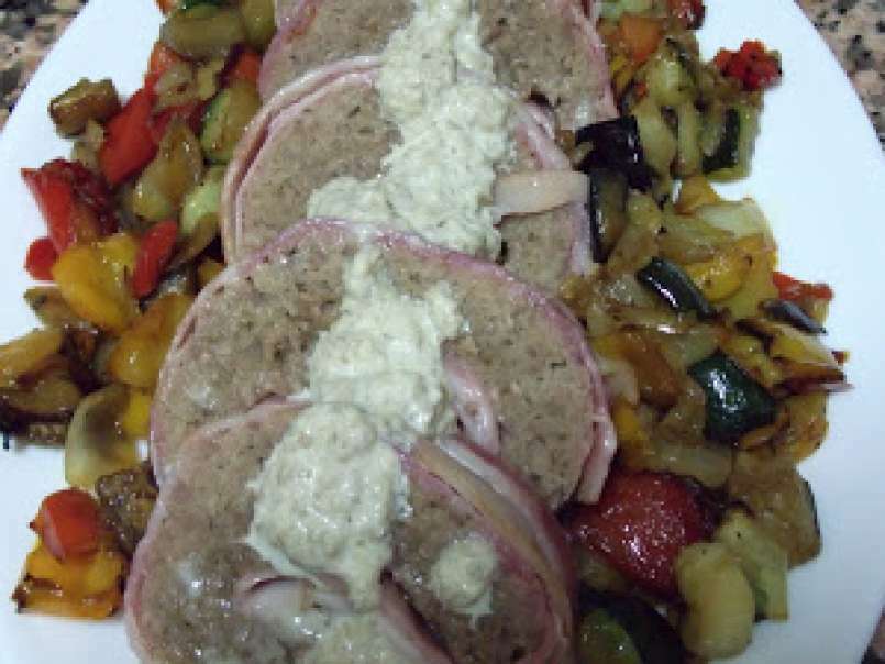 Pan de carne al vapor con verduras y salsa de champiñones - foto 3