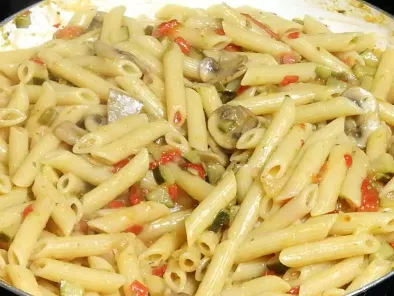 Pasta con verduras original italiana