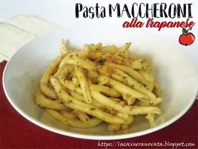Pasta maccheroni alla trapanese (Pasta con pesto de tomate y almendras)
