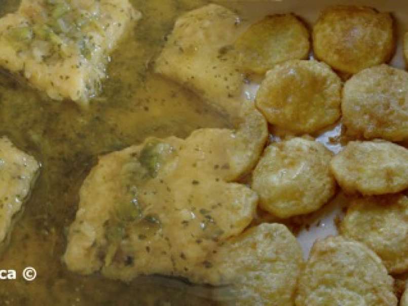 Patatas a la importancia con bacalao en salsa verde - foto 2