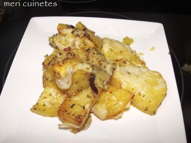 Patatas al horno con oregano y romero gratinadas al horno