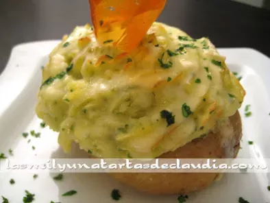 Patatas rellenas de salmón, puré con nata fresca y queso brie - foto 2