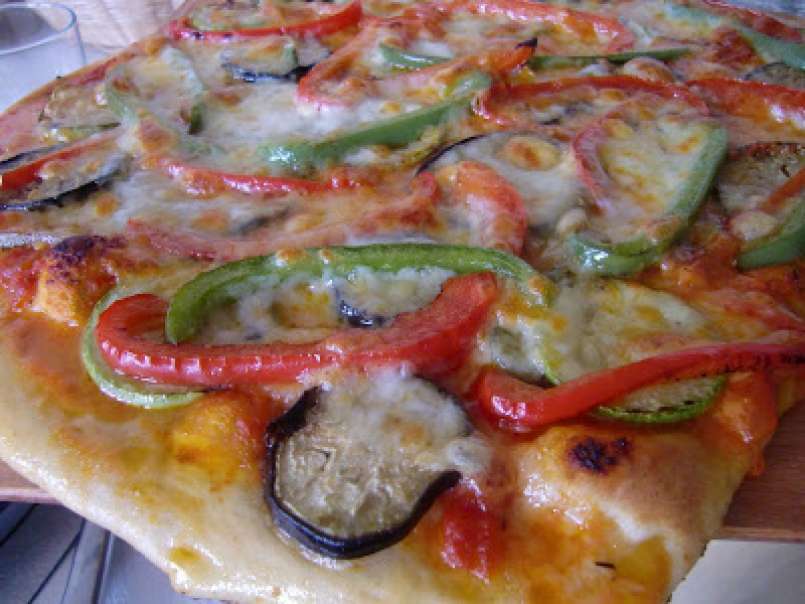 Pizza con verduras salteadas - foto 2