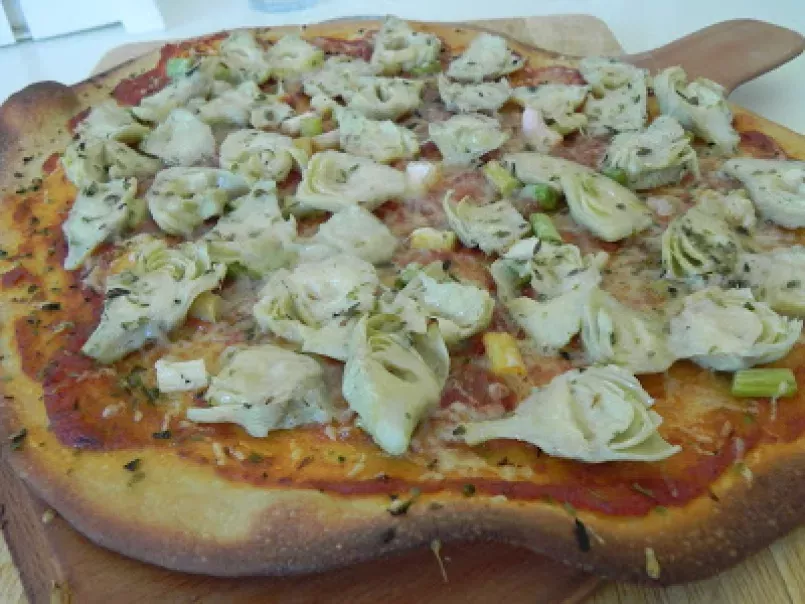 Pizza de alcachofas y ajetes - foto 3