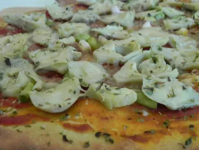 Pizza de alcachofas y ajetes - foto 2