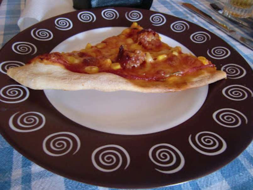 Pizza de maíz y chorizo - foto 2